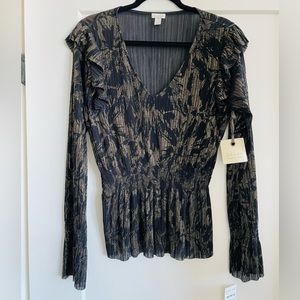 New Hinge Ruffled Blouse